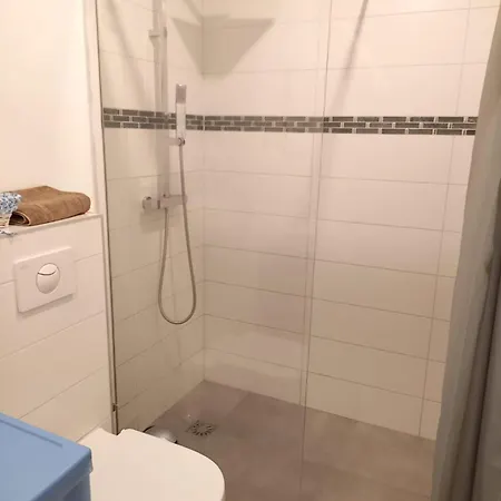 T2 A Cote De La أنتيب